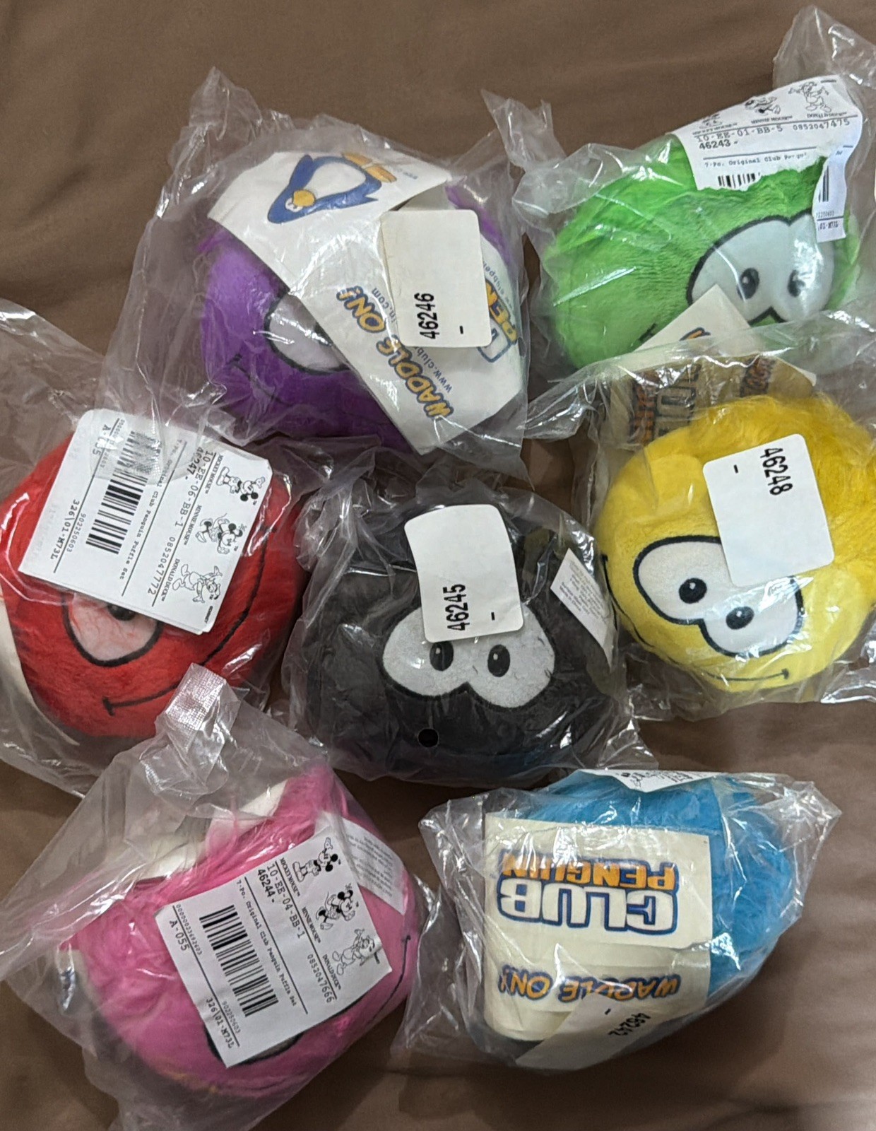 Club Penguin Puffles Series 0 Full Set of 7 SEALED WITH STICKERS