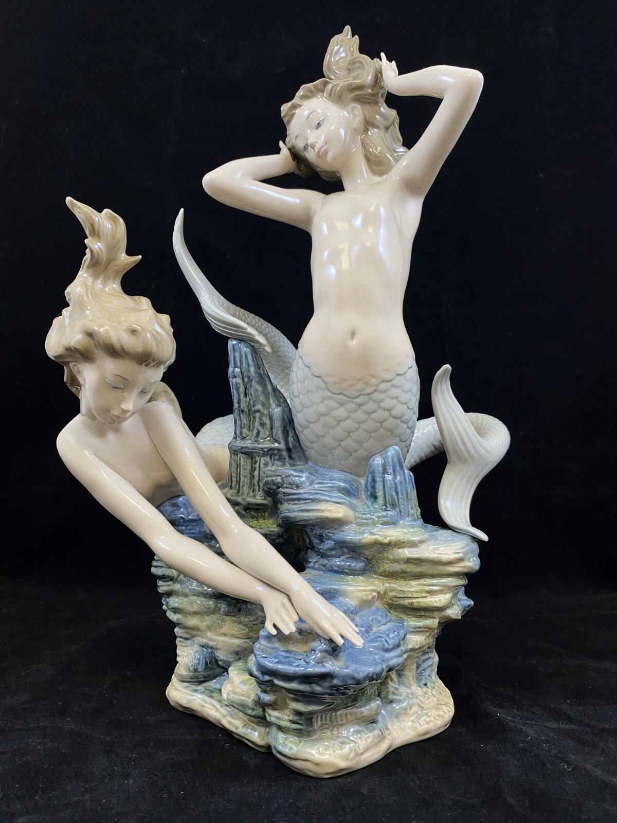 1978 LIADRO MERMAIDS PLAYING, PORCELAIN 16 1/2 \
