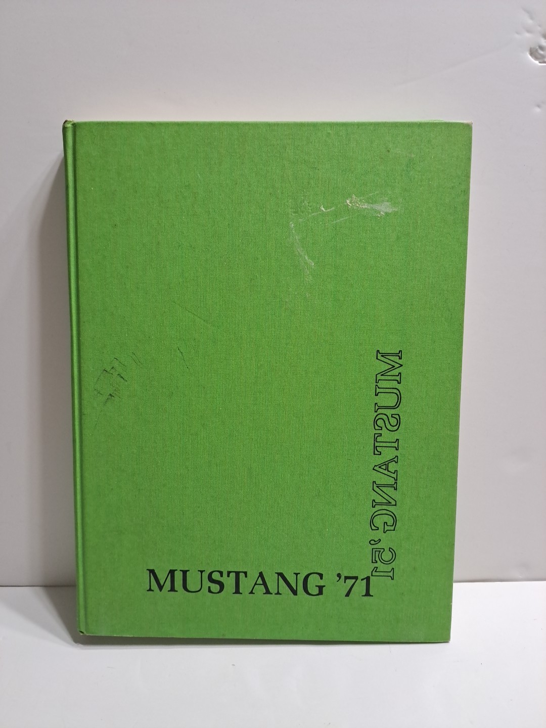 Vintage 1971 Mustang Myers Park High School NC Yearbook