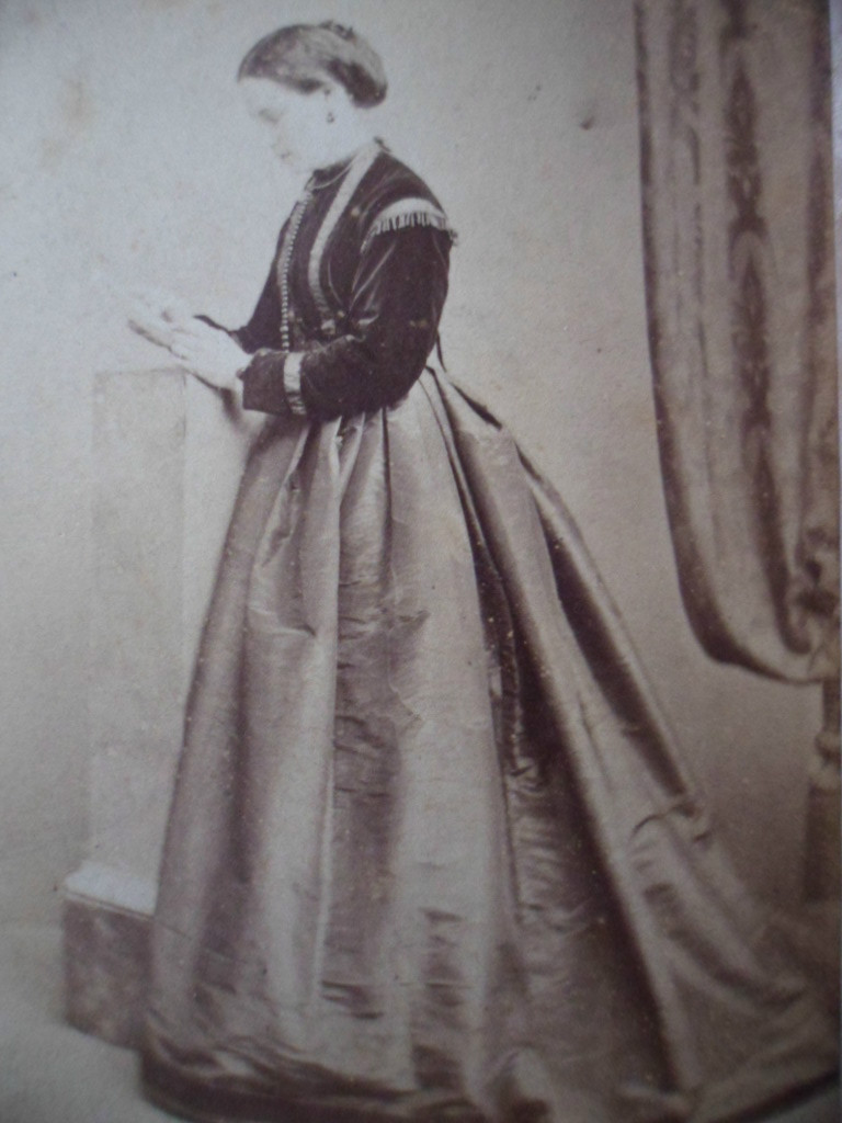 ANTIQUE OLD VINTAGE CDV PHOTO PORTRAIT of VICTORIAN LADY J JAMIESON EDINBURGH