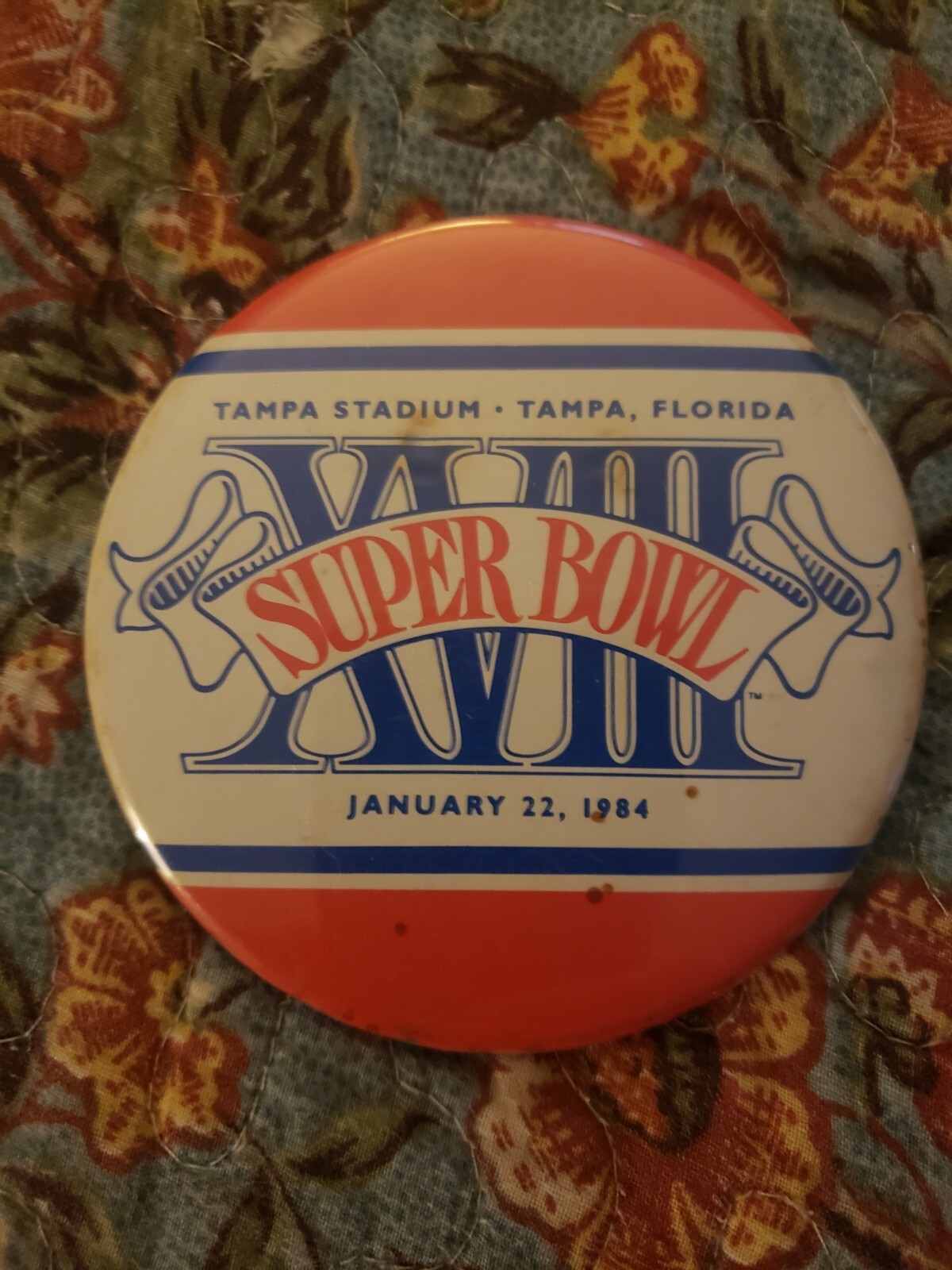 Vintage 1984 Official Super Bowl XVIII (Tampa) Oversized Button Super Rare Find Vintage 1984 Official Super Bowl XVIII (Tampa) Oversized Button Super Rare Find