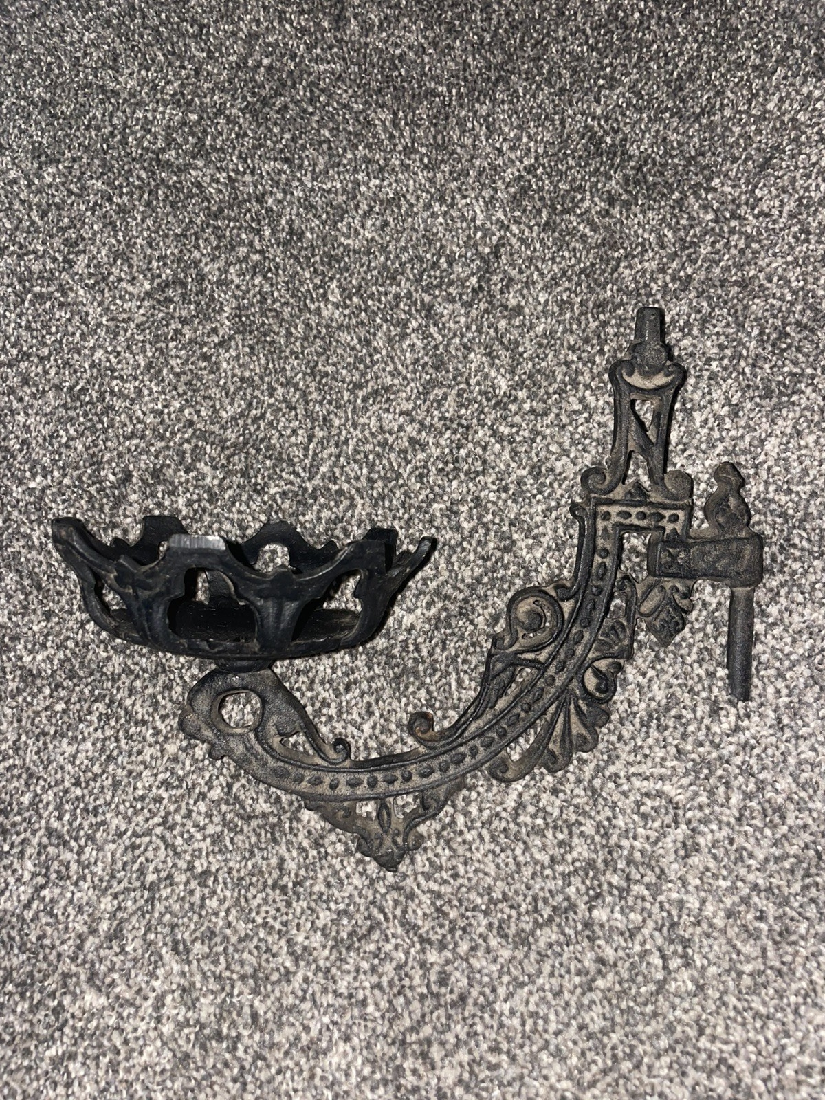 Vintage Victorian Cast Iron Oil Lamp Holder Arm - Clean Excellent condition Vintage Victorian Cast Iron Oil Lamp Holder Arm - Clean Excellent condition