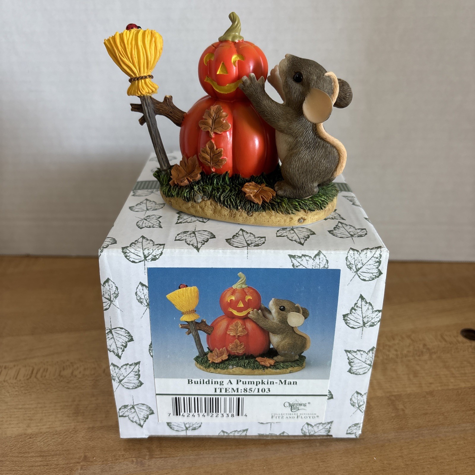 Charming Tails “Building A Pumpkin-Man” Figurine #85/103 Fitz & Floyd 