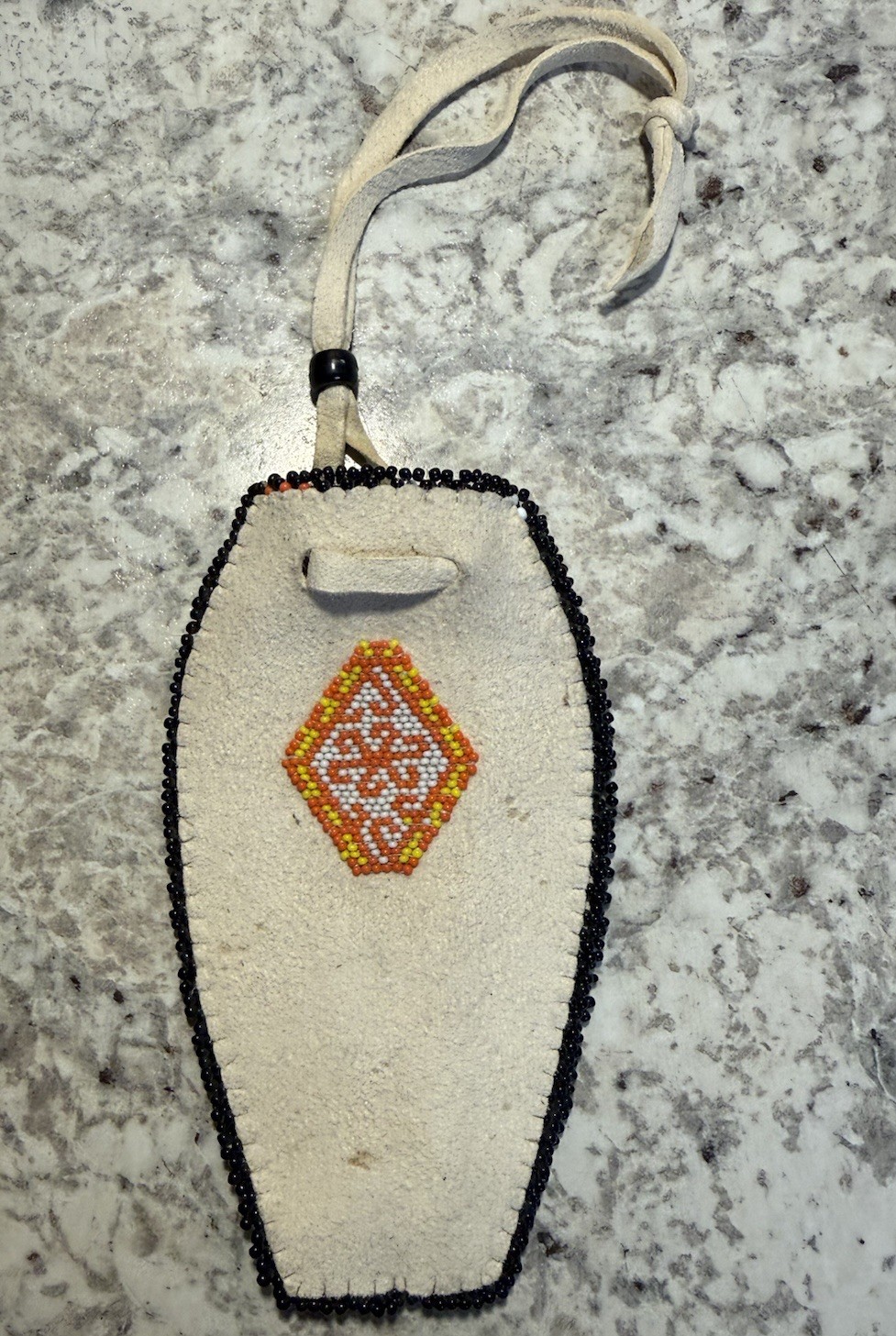 VTG Native American beaded leather medicine pouch Regalia Plains 4 Sided EUC