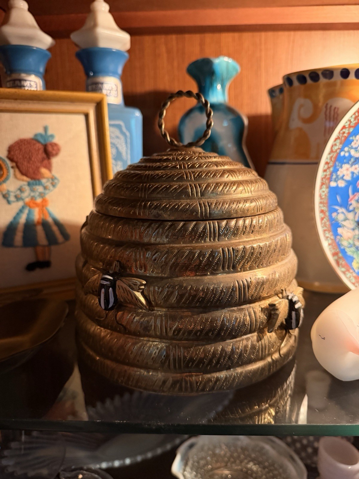 VINTAGE MOTTAHEDEH BRASS BEEHIVE LIDDED HONEY POT CONTAINER WITH BEES CANISTER