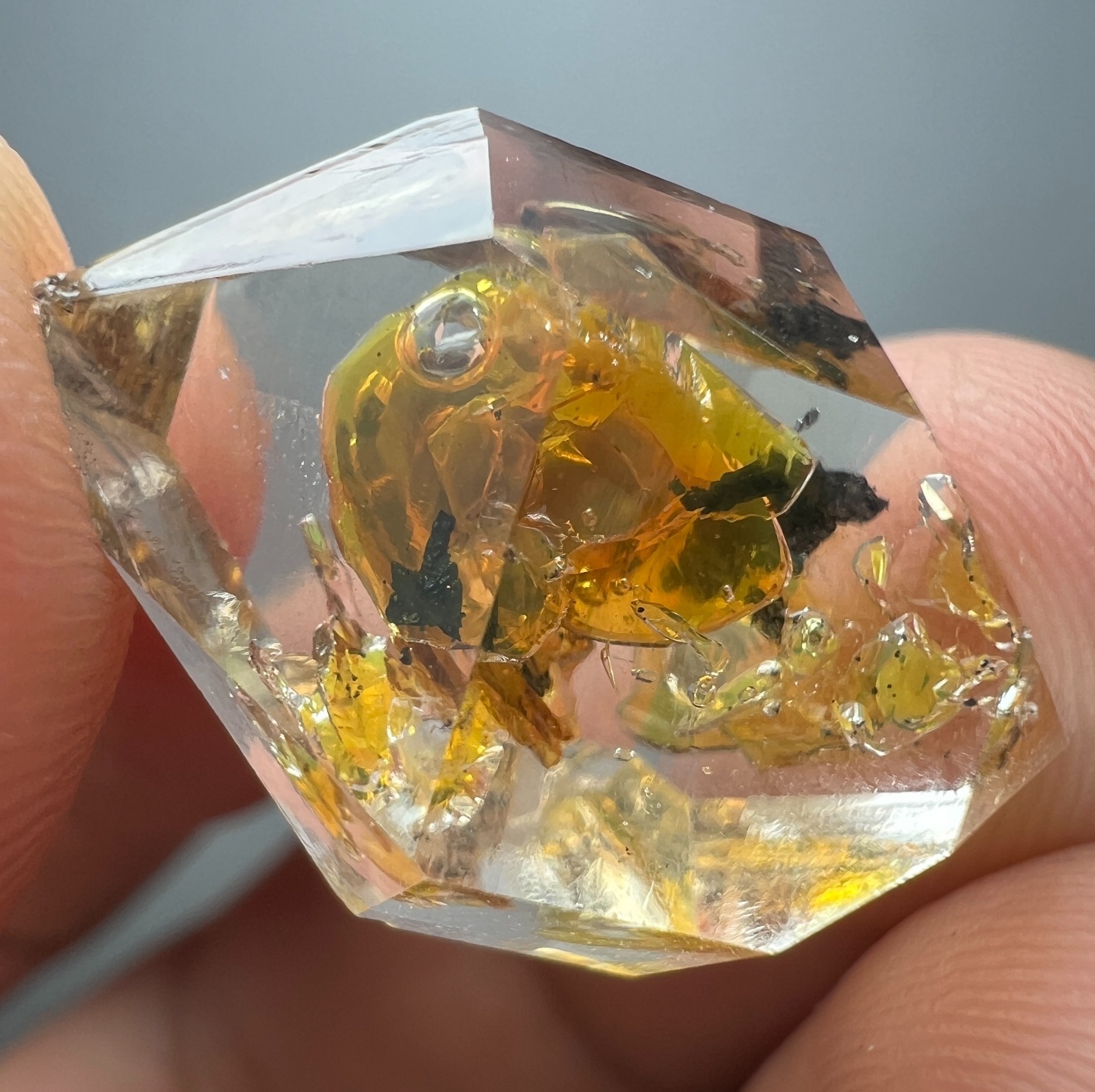 23 Ct Extremely RARE Fluorescent Enhydro Petroleum Quartz Crystal from Pakistan