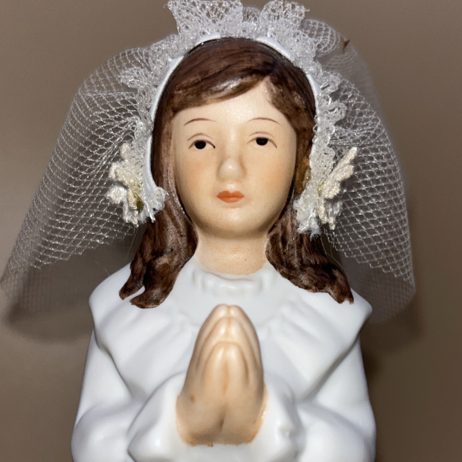 Vintage First Communion Ceramic Girl Figurine Music Box Plays The Lords Prayer Vintage First Communion Ceramic Girl Figurine Music Box Plays The Lords Prayer