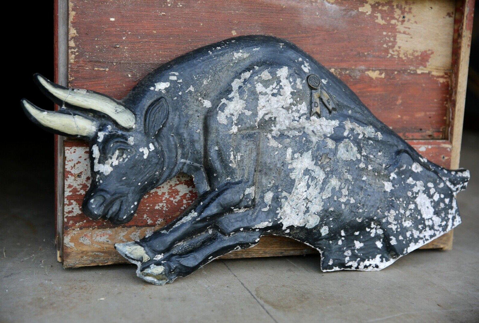 Vintage Western Rodeo Trophy Bull Farm Sign Chalkware Plaque Antique Horns