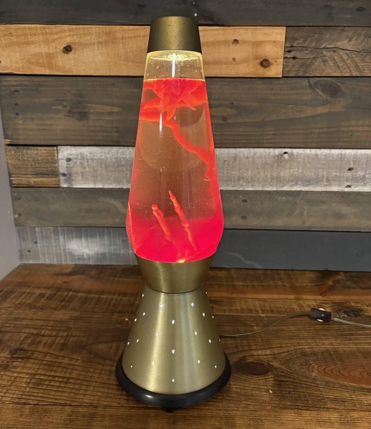 CLEAN WORKS Vintage 70s Starlite Lava Lamp Red Wax Underwriters Laboratories 17 CLEAN WORKS Vintage 70s Starlite Lava Lamp Red Wax Underwriters Laboratories 17