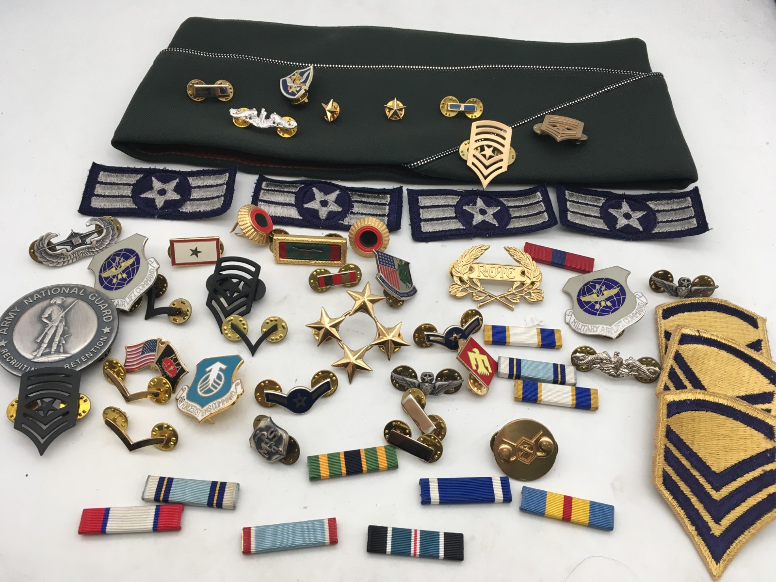 Huge Lot Military Lot - Pins, Ribbon Bars, Patches, Garrison Cap Huge Lot Military Lot - Pins, Ribbon Bars, Patches, Garrison Cap
