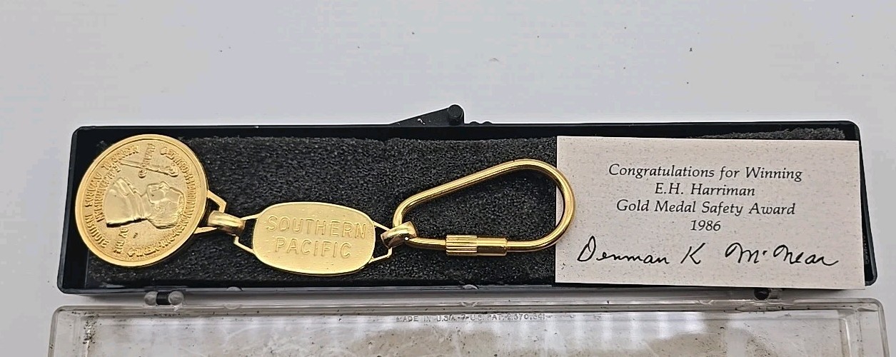 Vintage E.H. Harriman Southern Pacific Gold Medal Safety Award keychain 1986 (B8 Vintage E.H. Harriman Southern Pacific Gold Medal Safety Award keychain 1986 (B8