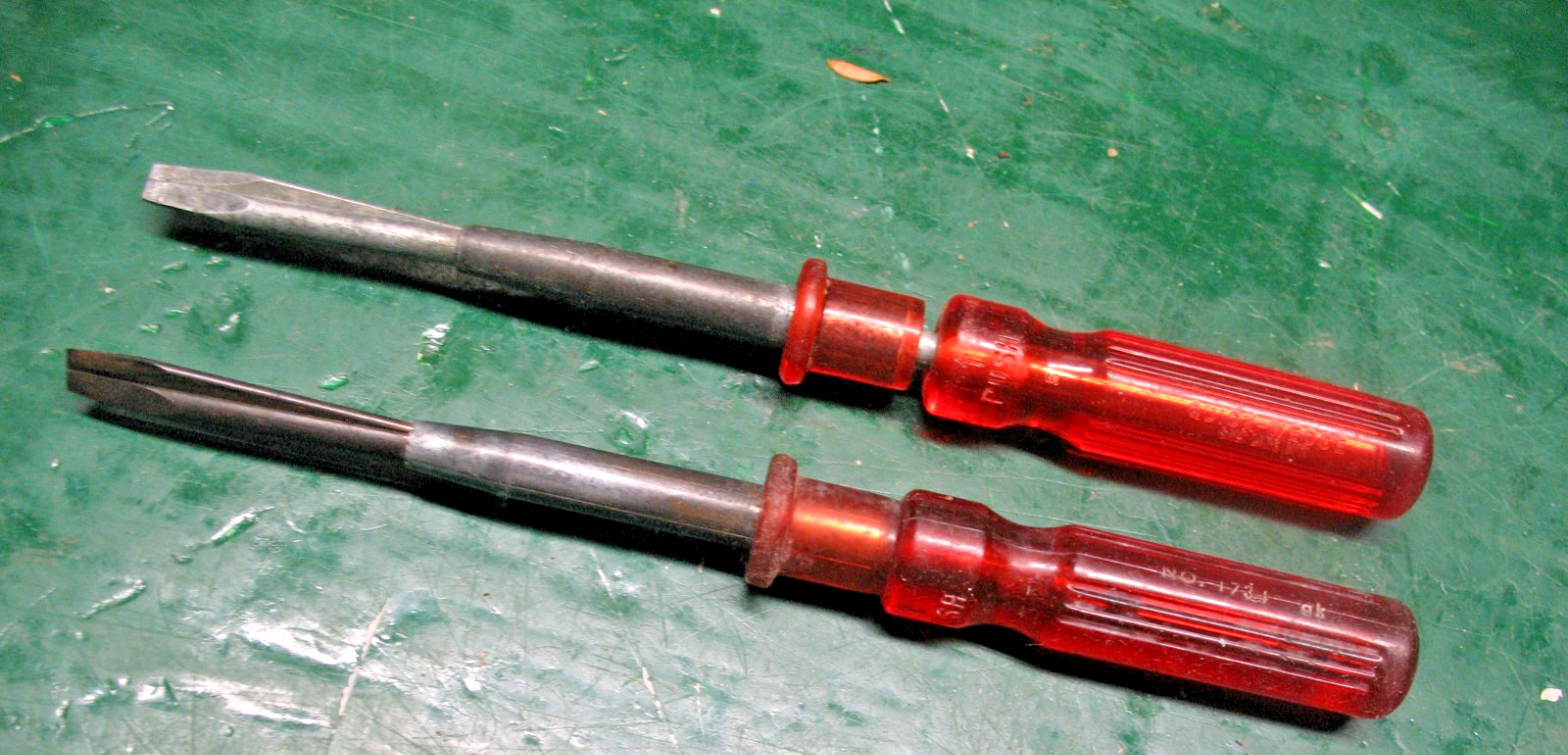 VINTAGE QUICK  WEDGE  SCREWDRIVERS  (2)  1734  kf   &  1734 gk  BOTH  NICE