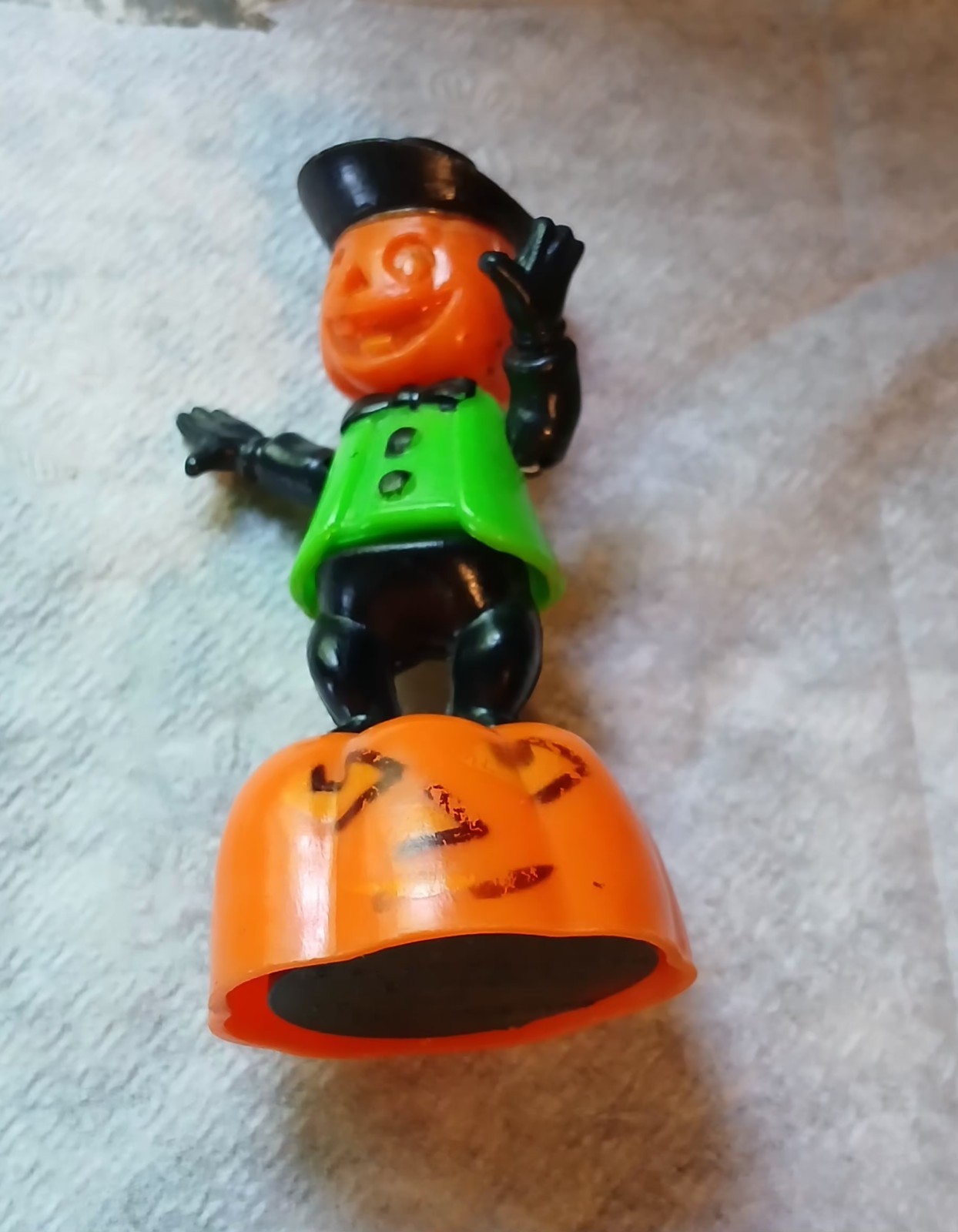 Halloween vintage fun world dancing pumpkin head man (free pumpkin Pez}