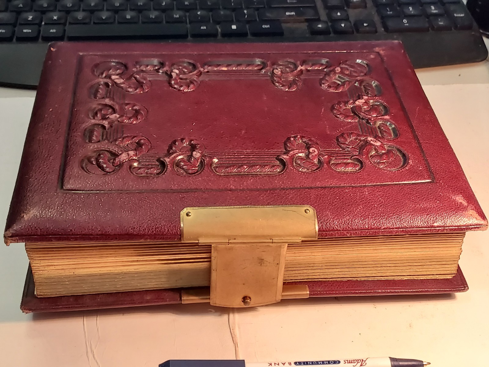Antique 1800s Victorian Tooled Leather Photo Card & CDV Album W/ 49 Photos-Full Antique 1800s Victorian Tooled Leather Photo Card & CDV Album W/ 49 Photos-Full