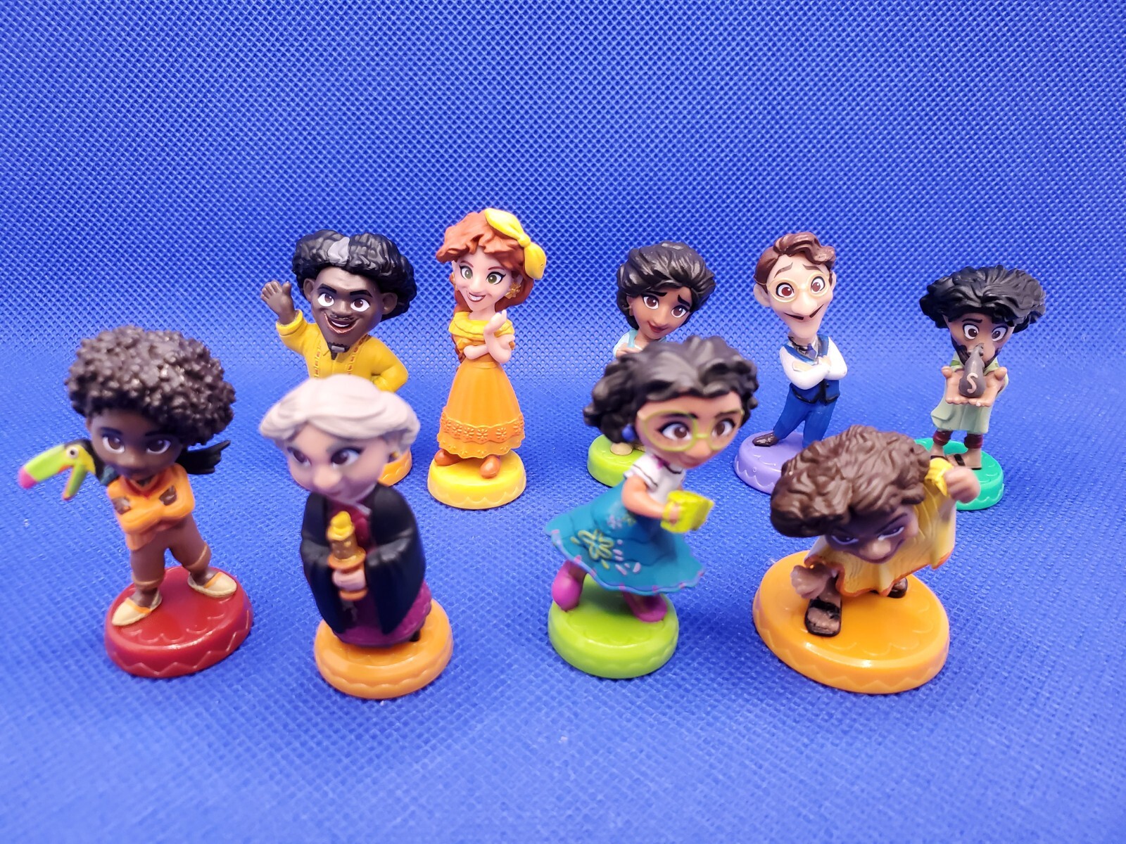 Disney's Encanto 2021 Toy Mi Familia Figure Set w/9 Figures Collection No Sister Disney's Encanto 2021 Toy Mi Familia Figure Set w/9 Figures Collection No Sister