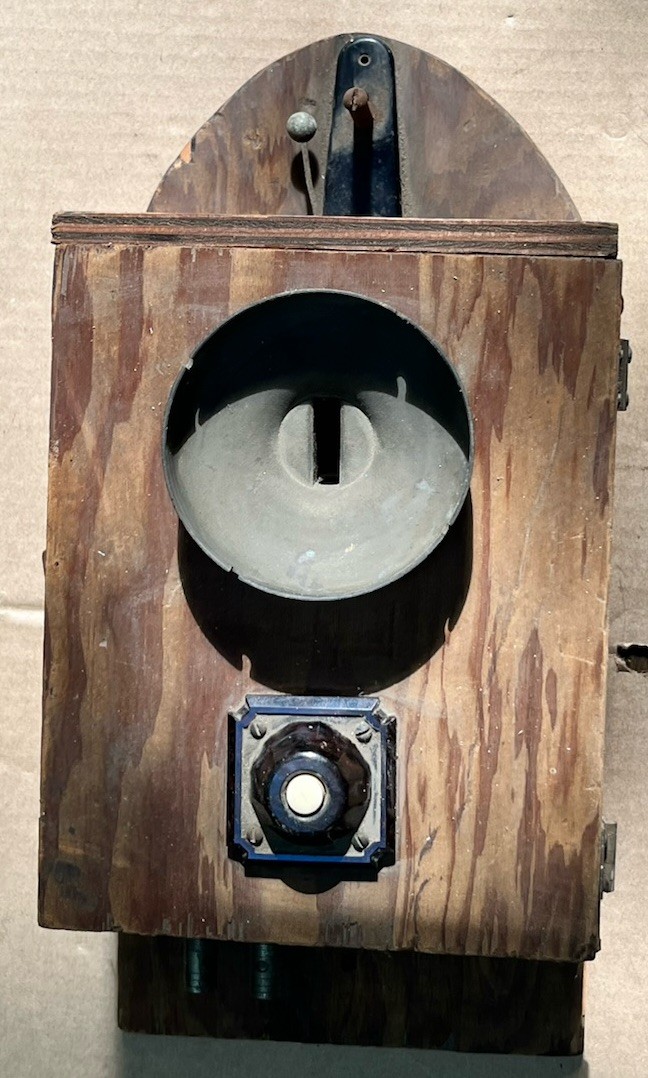 vintage wood phone ringer box ? for parts /restore vintage wood phone ringer box ? for parts /restore