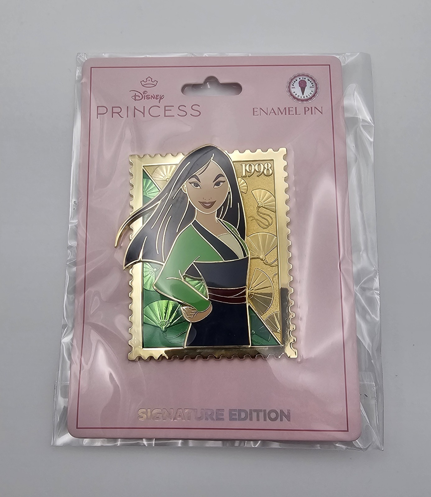 Mulan Pink a La Mode Stamp Pin LE 400 Mulan Pink a La Mode Stamp Pin LE 400
