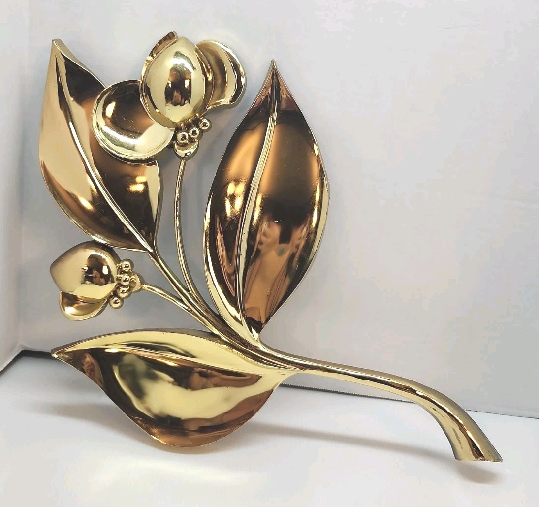 Vintage Syroco gold-tone poppy flower wall hanging plaque