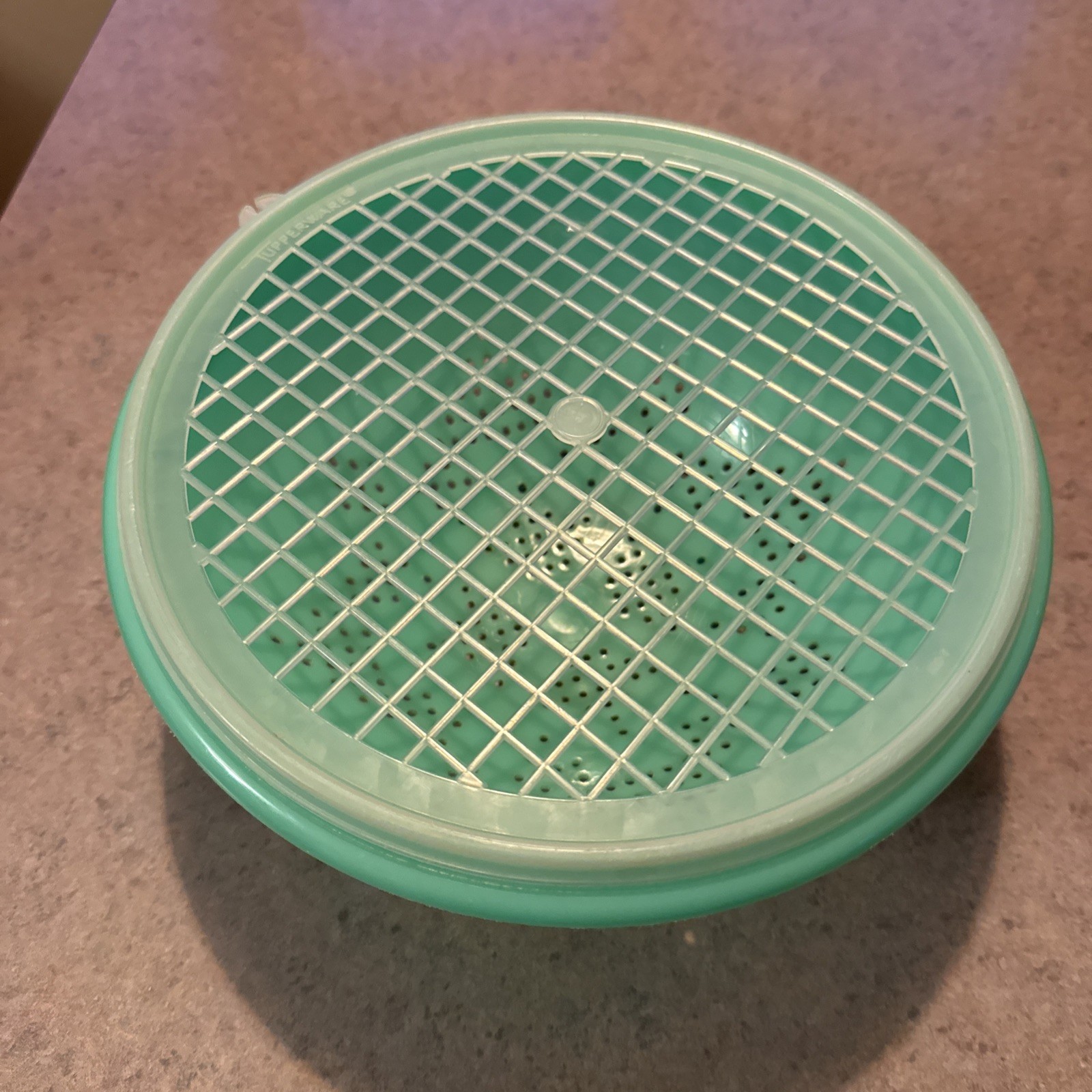 Vintage Tupperware Green Footed Colander Strainer Star Pattern 339 w/Lid Vintage Tupperware Green Footed Colander Strainer Star Pattern 339 w/Lid