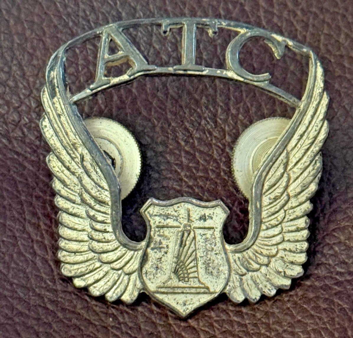 WWII US Army Air Forces (USAAF) Air Transport Command (ATC) Cap Badge Civilian WWII US Army Air Forces (USAAF) Air Transport Command (ATC) Cap Badge Civilian