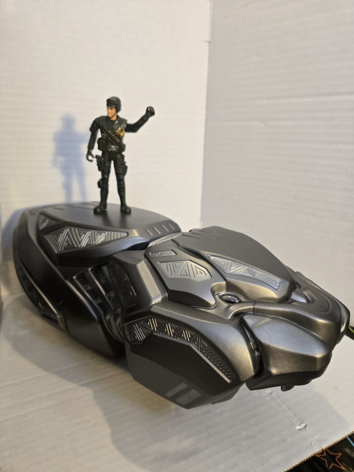 Disney Parks Marvel Black Panther Wakanda Forever Shuri Light-Up Gauntlet