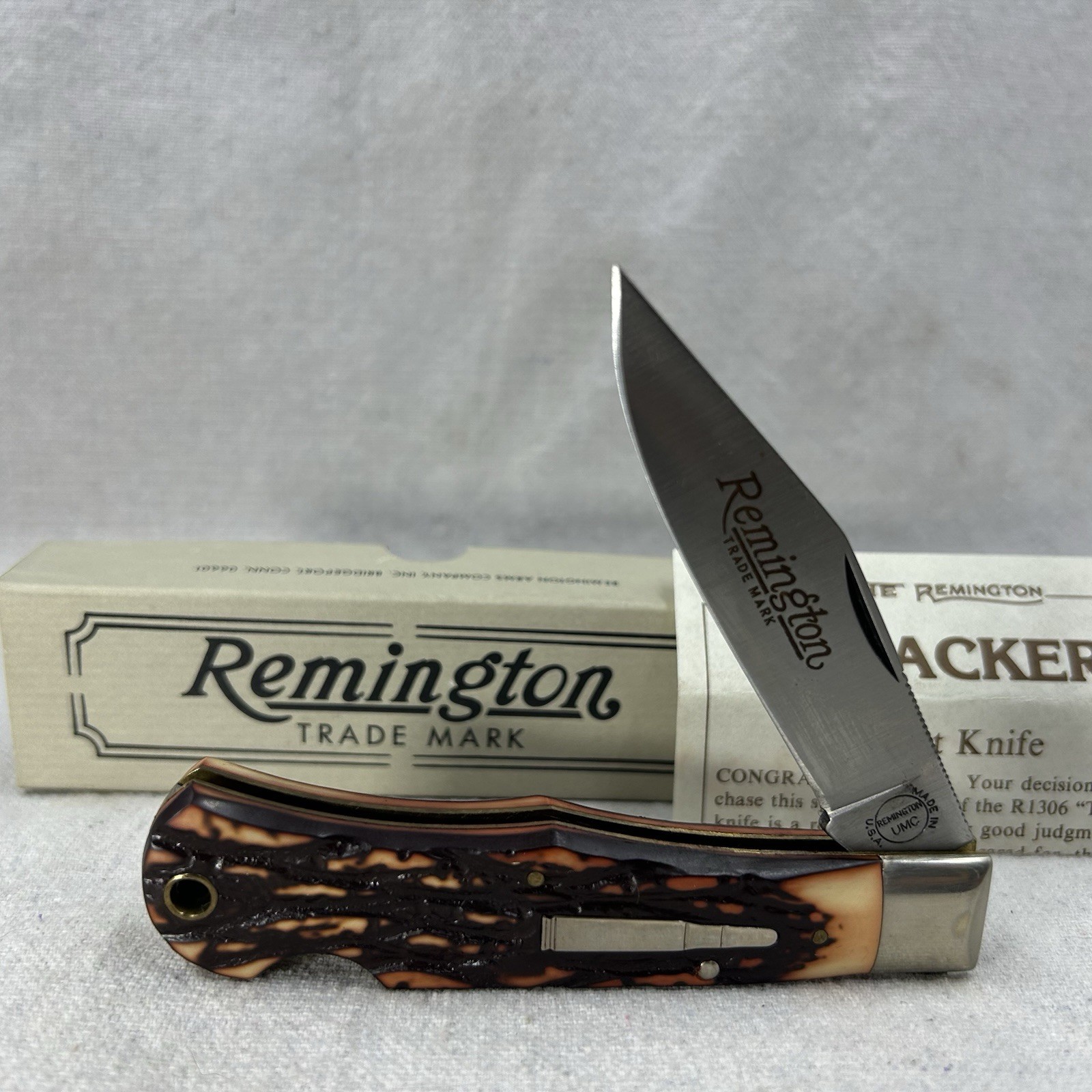 Vintage 1990 Remington UMC R1306 USA Stag Delrin Handle Knife - “Tracker”
