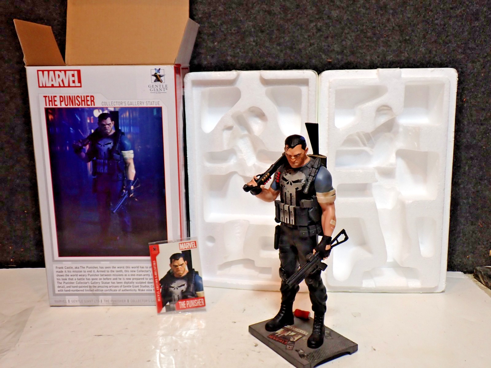 Marvel Punisher Gentle Giant Collectors Gallery 1/8 Statue 22/1000 Open Box Mint Marvel Punisher Gentle Giant Collectors Gallery 1/8 Statue 22/1000 Open Box Mint