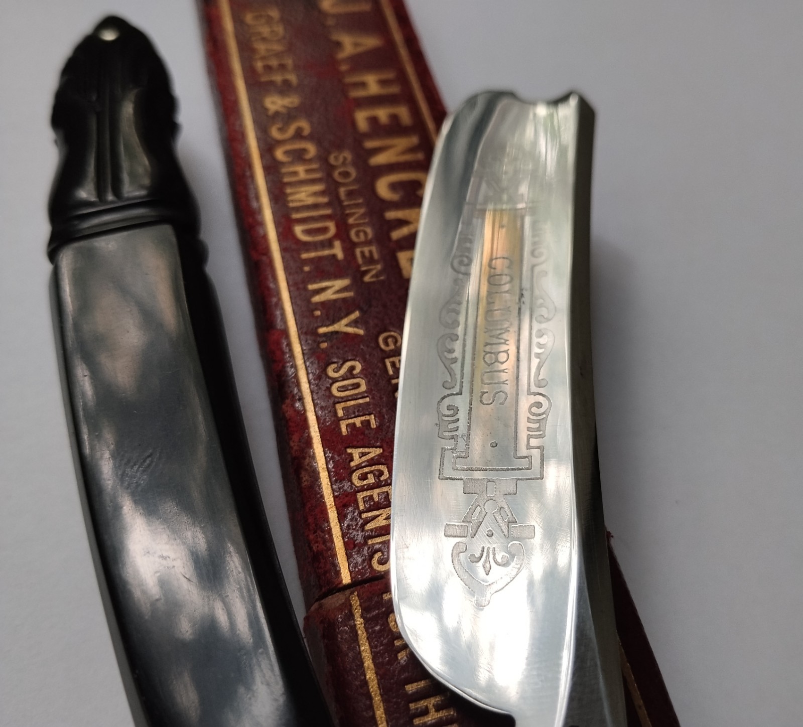 Ready to Shave -A. Henckels  Solingen ,,Columbus''