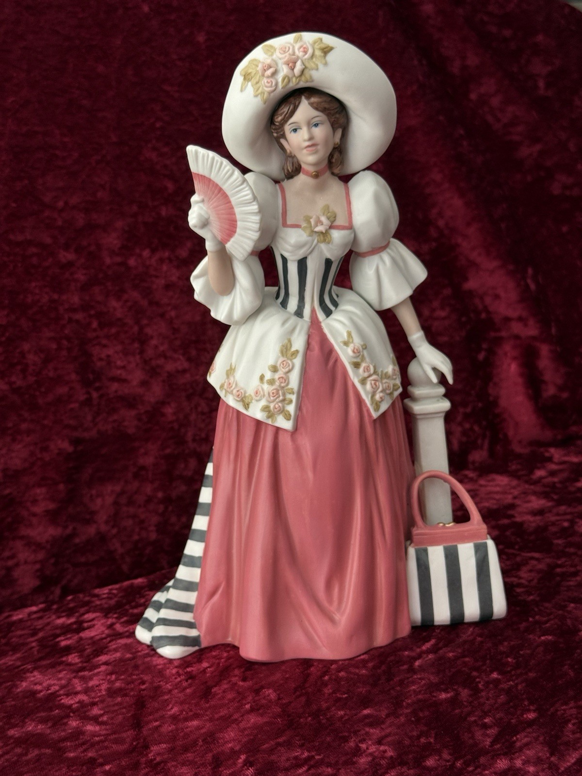 VTG. Avon 1994 Beautiful Mrs. Albee President\'s Club Award Porcelain Figurine.