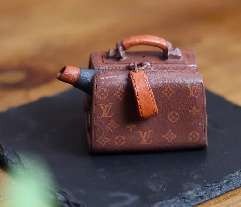 150cc chinese Yixing Handmade Zisha teapot Purple clay BagBag Hu Gongfu Tea Pot