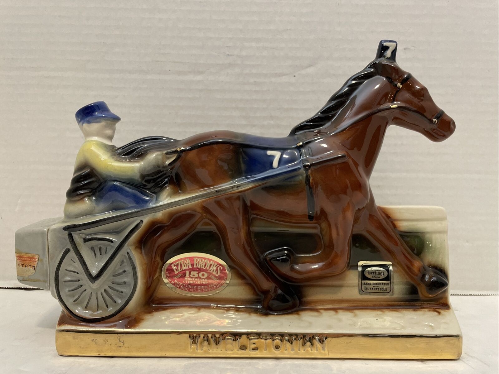Vintage/Pre-Owned*Ezra Brooks Harness Track Horse/Jockey Racing Ceramic Decanter