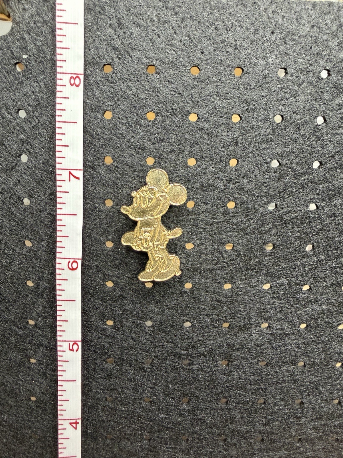 Vintage Walt Disney Productions Minnie Mouse Gold Tone Brooch Pin Pre-1986 Vintage Walt Disney Productions Minnie Mouse Gold Tone Brooch Pin Pre-1986
