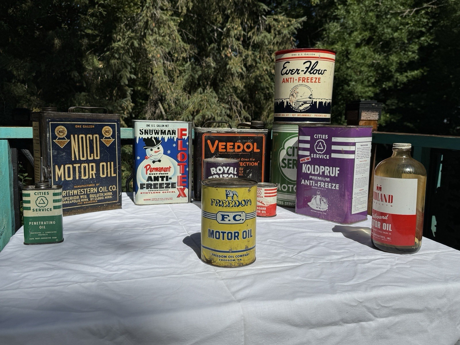 Vintage Freedom Oil Co, full Can with neat bull dog graphic gas/oil Vintage Freedom Oil Co, full Can with neat bull dog graphic gas/oil