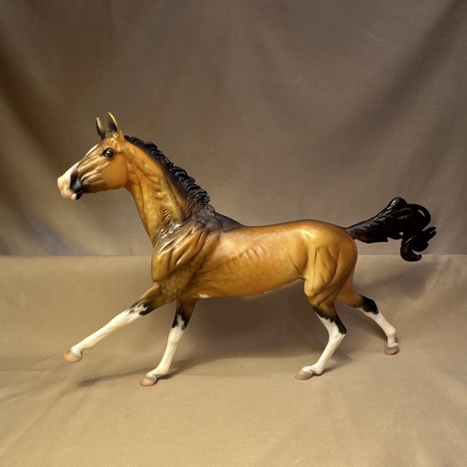 Breyer Premier Collection 2020 Altynai Model Horse w/ Box & Certificate