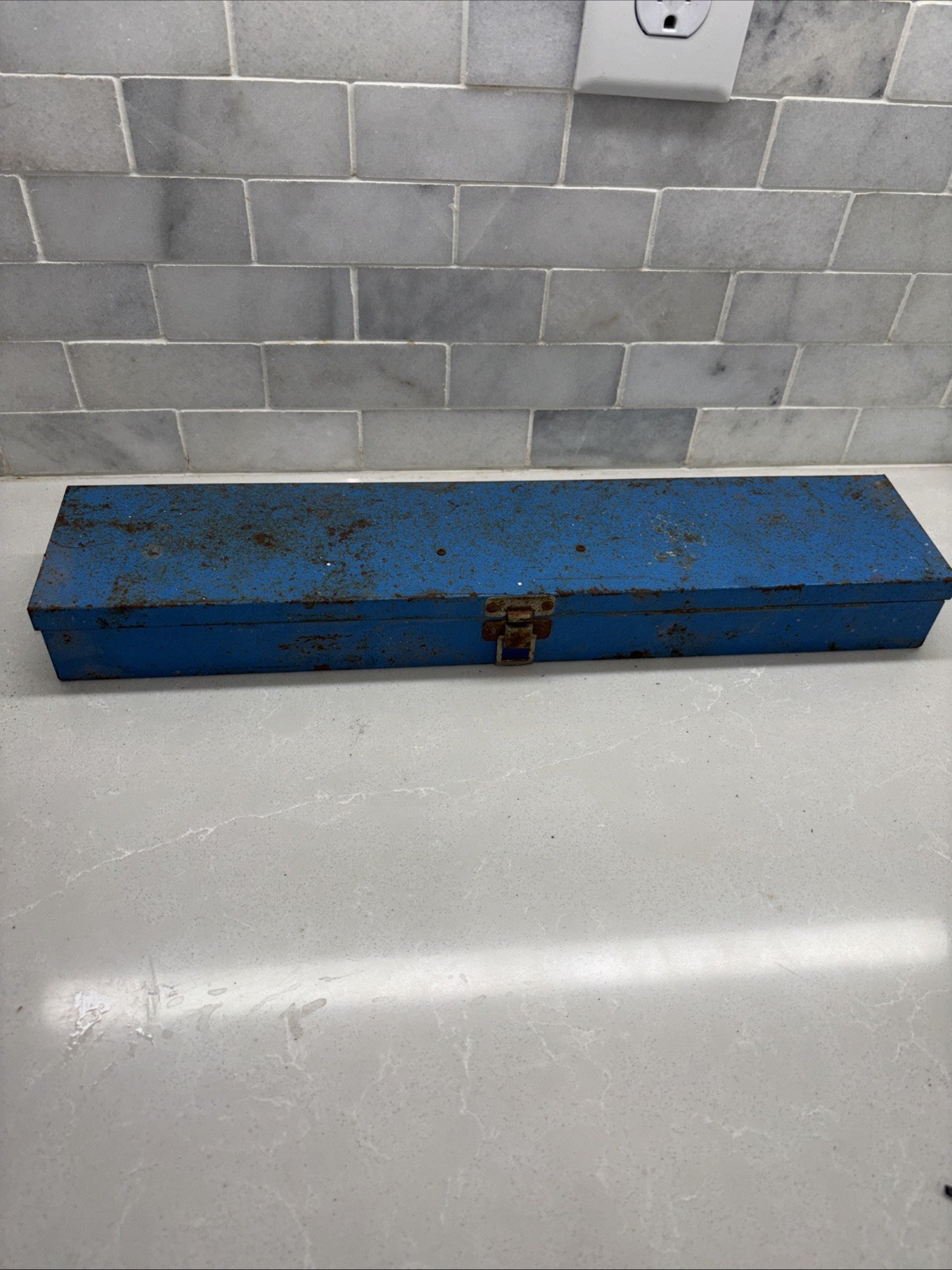 VINTAGE KRAEUTER METAL TOOL BOX 17.5 X 3.5 D2 VINTAGE KRAEUTER METAL TOOL BOX 17.5 X 3.5 D2