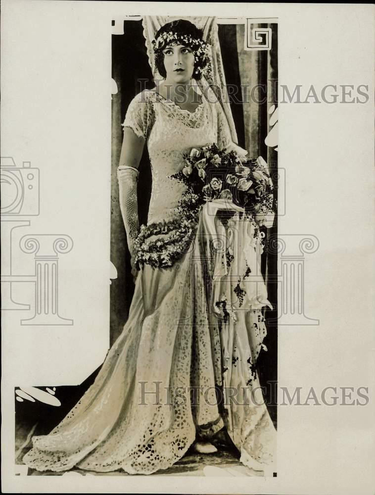 1924 Press Photo Estelle Taylor, Actress and Wife of Jack Dempsey - kfz06456 1924 Press Photo Estelle Taylor, Actress and Wife of Jack Dempsey - kfz06456