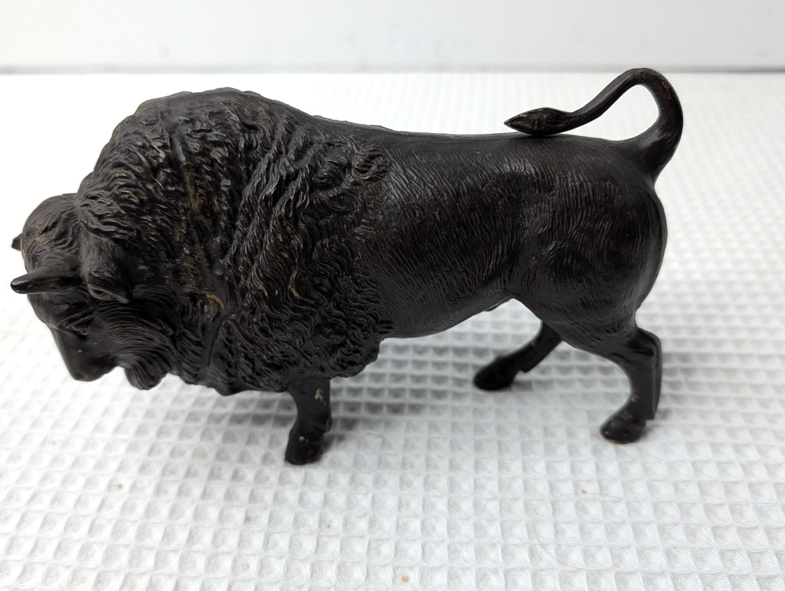 Vtg American Bison Buffalo Figurine Bronze Finish Cast Metal Wildlife Sculpture Vtg American Bison Buffalo Figurine Bronze Finish Cast Metal Wildlife Sculpture