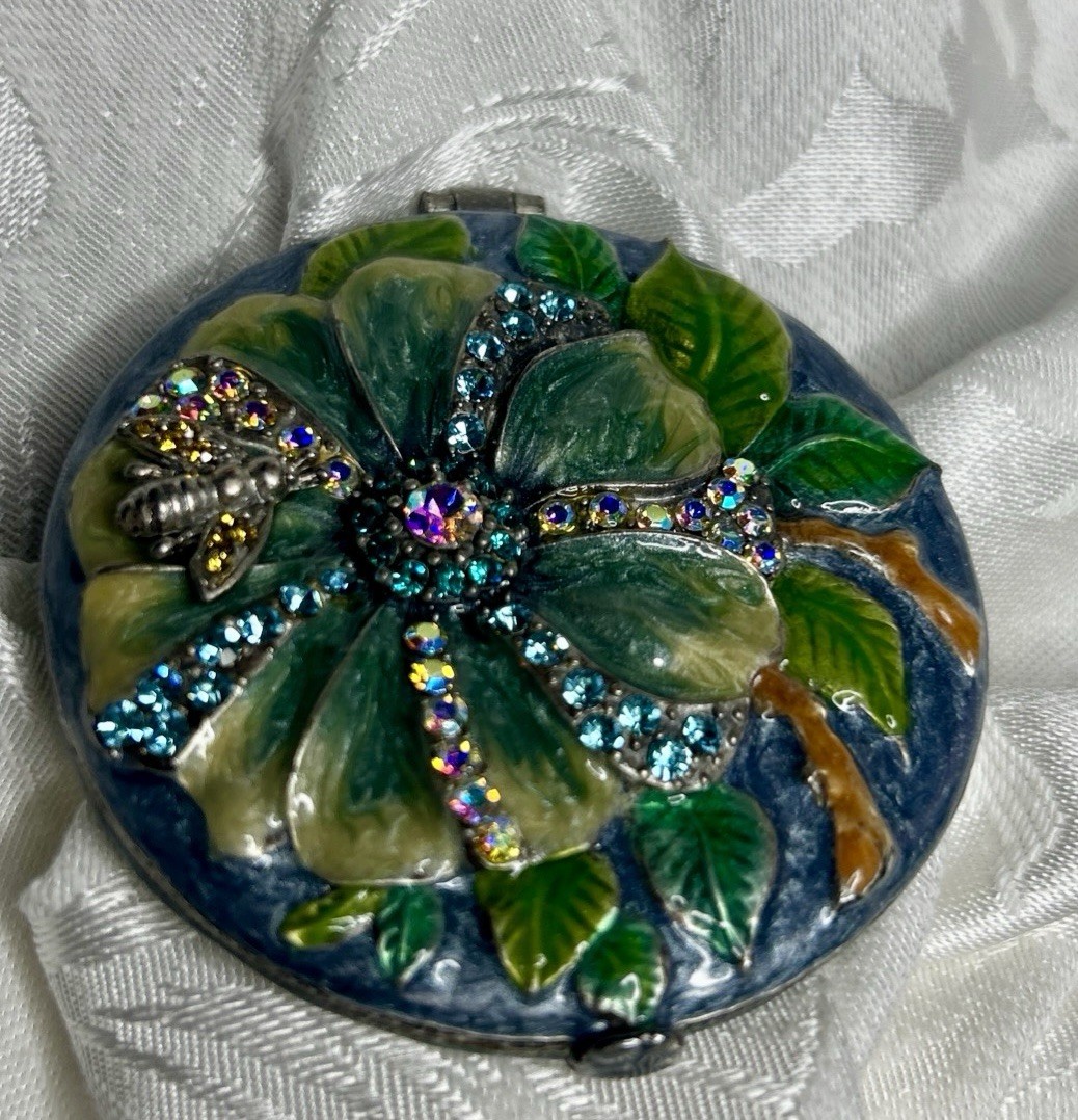 Vintage Mirror Compact Enamel And Stones. A Stunning Compact people Notice. ￼