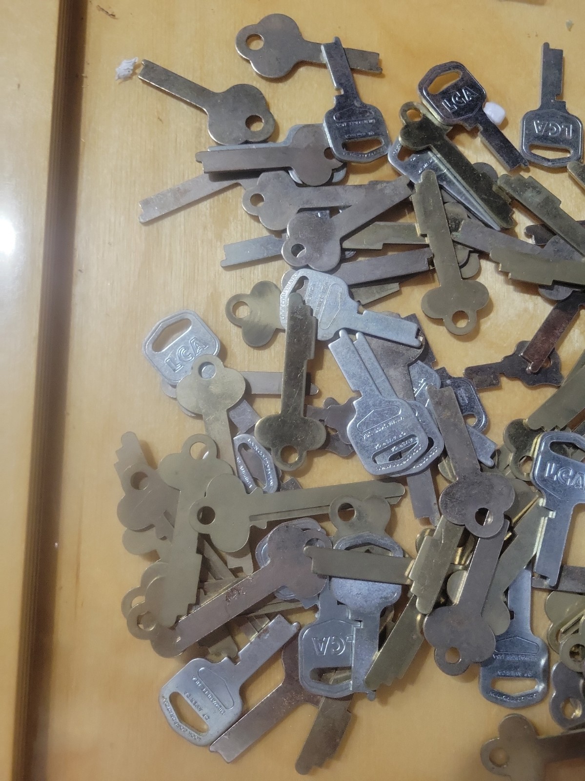 Vintage Uncut Flat Keys 1lb 12oz Pound Lot Hobby Art Crafts