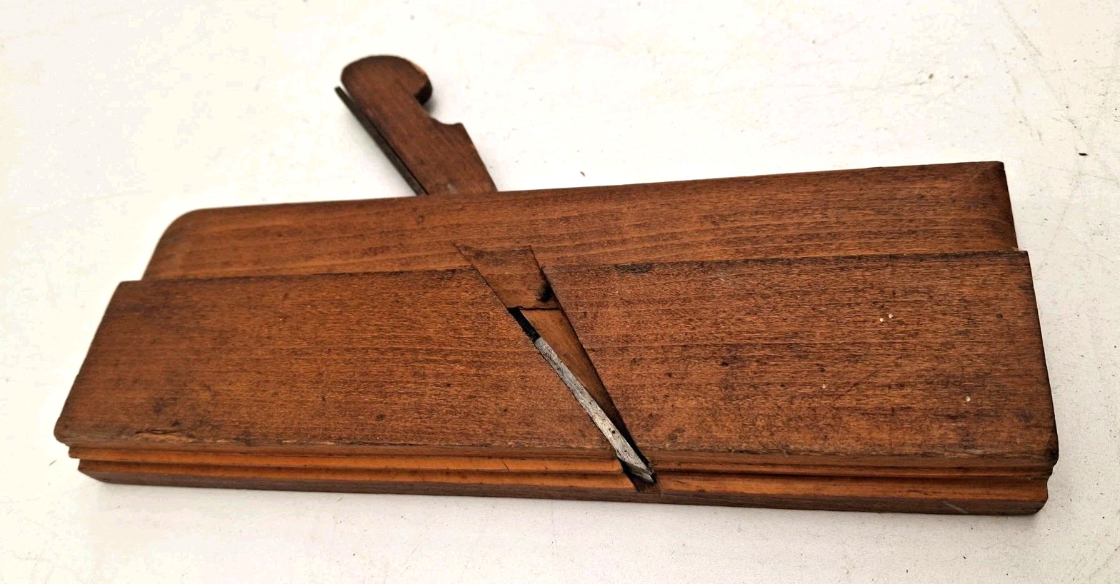 Antique WH Pond New Haven  1/4 in Wooden Molding Plane Planer No 3/16 1844-1890