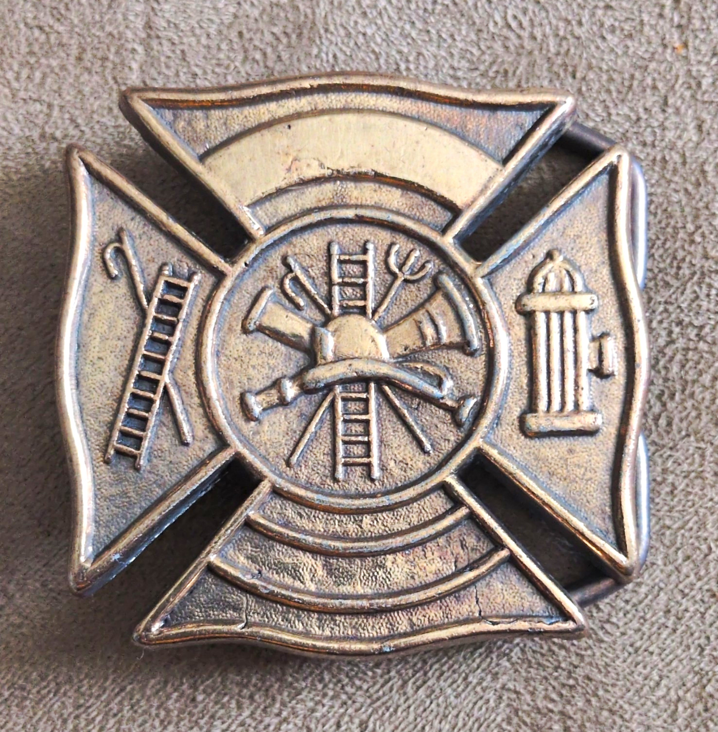 Firefighter Maltese Cross Belt Buckle Ladder Helmet Hydrant Marked 4019