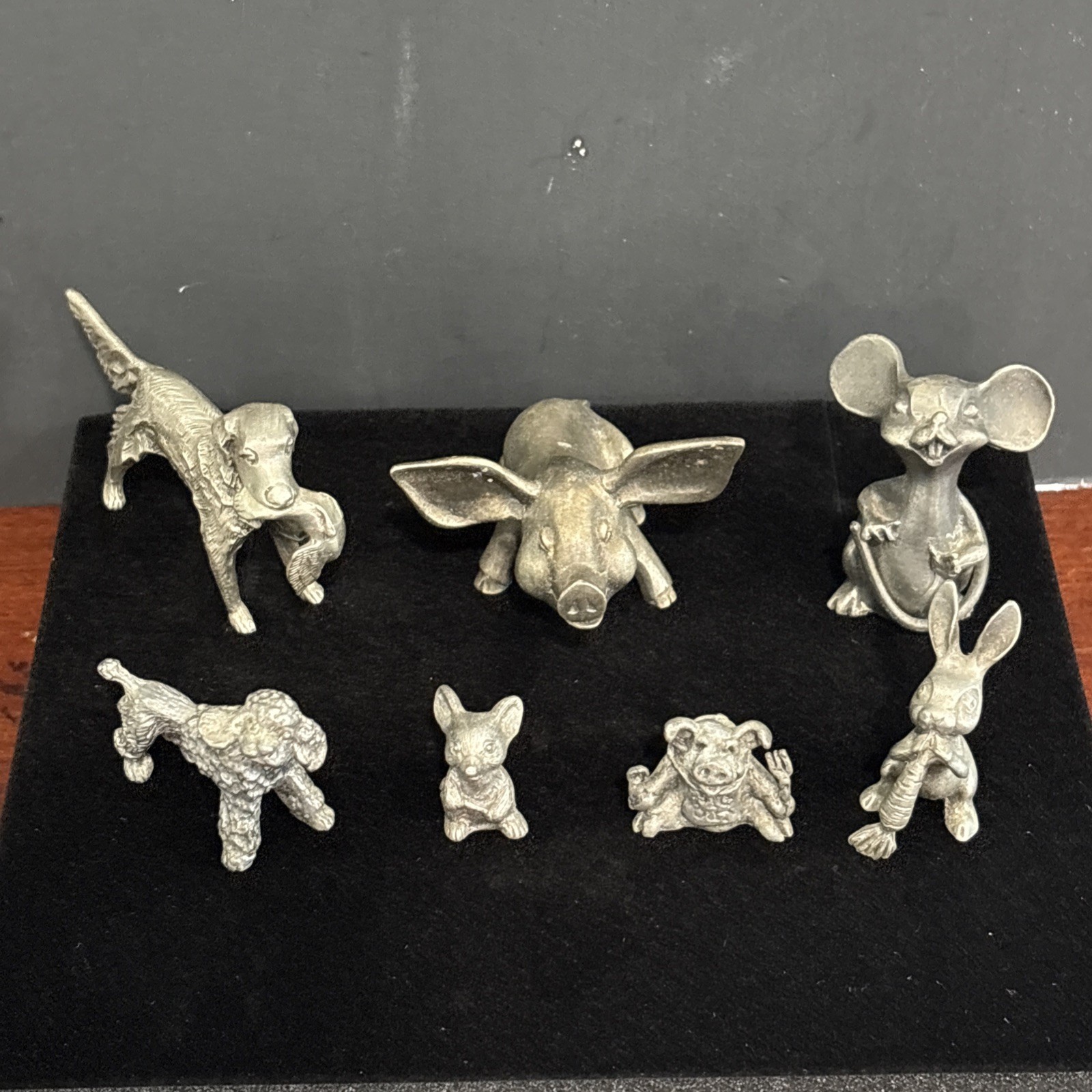 Vintage Hudson Pewter Miniatures Figurines Lot: “The Pig” #612 Bird Dog #114…. Vintage Hudson Pewter Miniatures Figurines Lot: “The Pig” #612 Bird Dog #114….