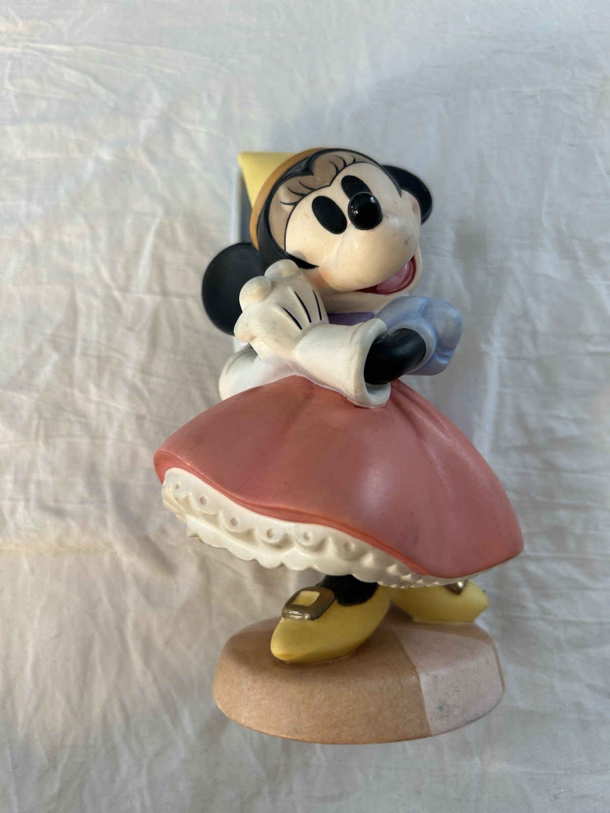 Walt Disney Collectors Society 1996 Princess Minnie Brave Little Tailor Figurine