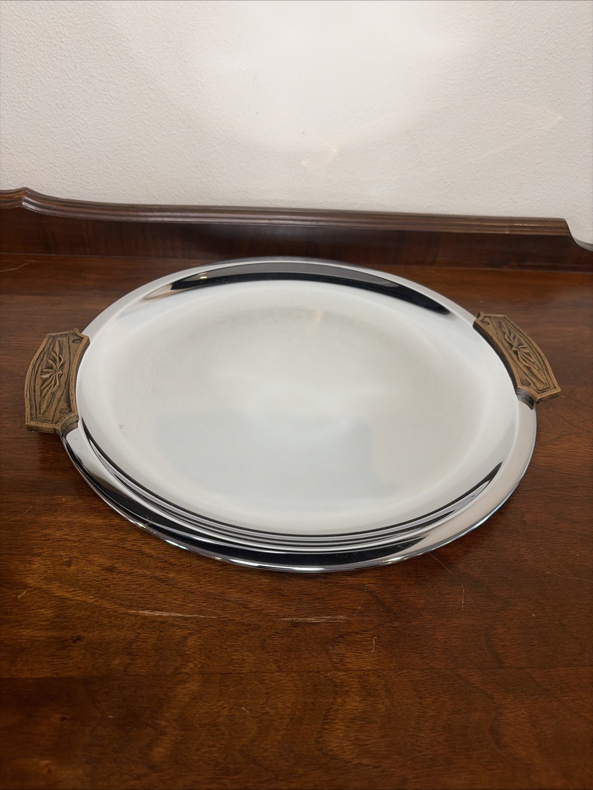 Kromex Vintage MCM Round Chrome Plated Tray With Handles Looks Unused Kromex Vintage MCM Round Chrome Plated Tray With Handles Looks Unused