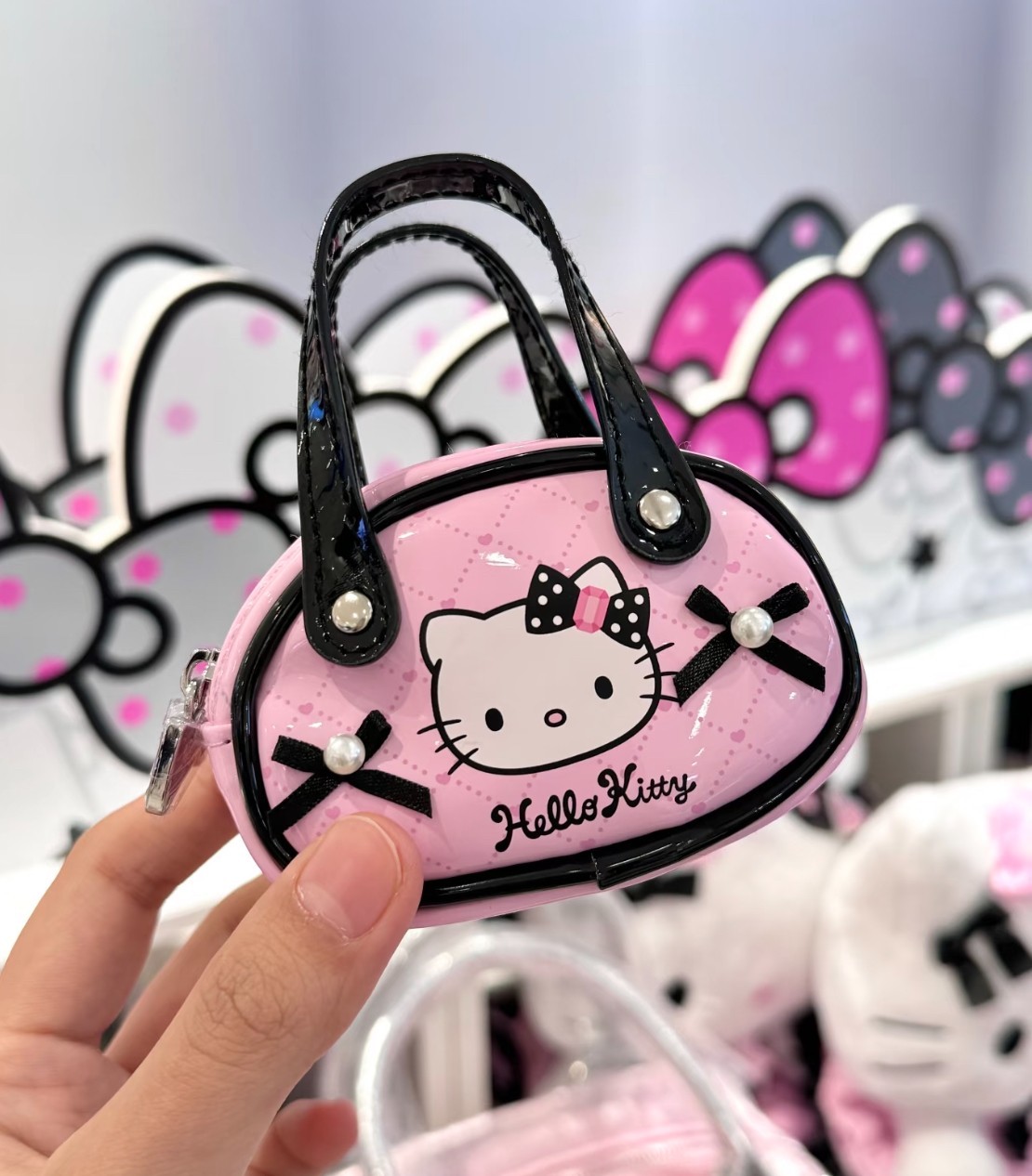 MINISO Sanrio Hello Kitty Shining Party Series Pink Cute 9cm Earphone Case Gift