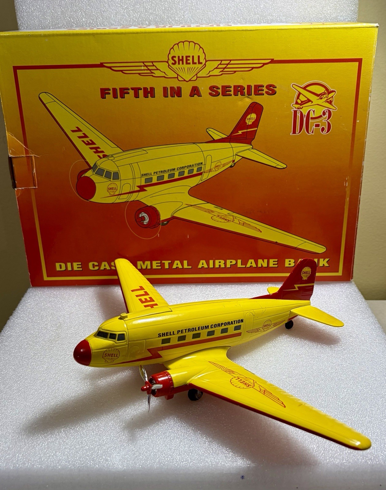 SpecCast 1994 Vintage DC-3 Shell Oil Airplane Bank DieCast Metal Model #5 45005 SpecCast 1994 Vintage DC-3 Shell Oil Airplane Bank DieCast Metal Model #5 45005