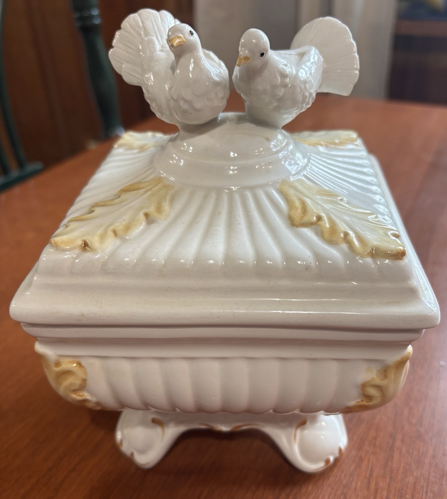 Vintage Bassano Made In Italy Hand Painted Trinket Box with White Doves On Lid Vintage Bassano Made In Italy Hand Painted Trinket Box with White Doves On Lid