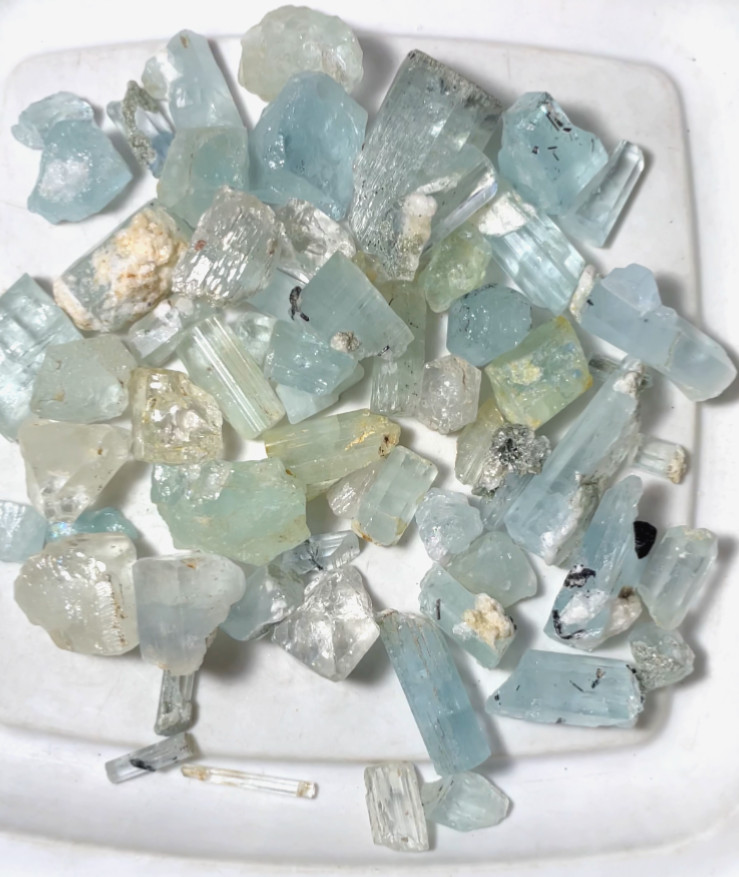 220g Natural Aquamarine crystal lot from skardu Pakistan