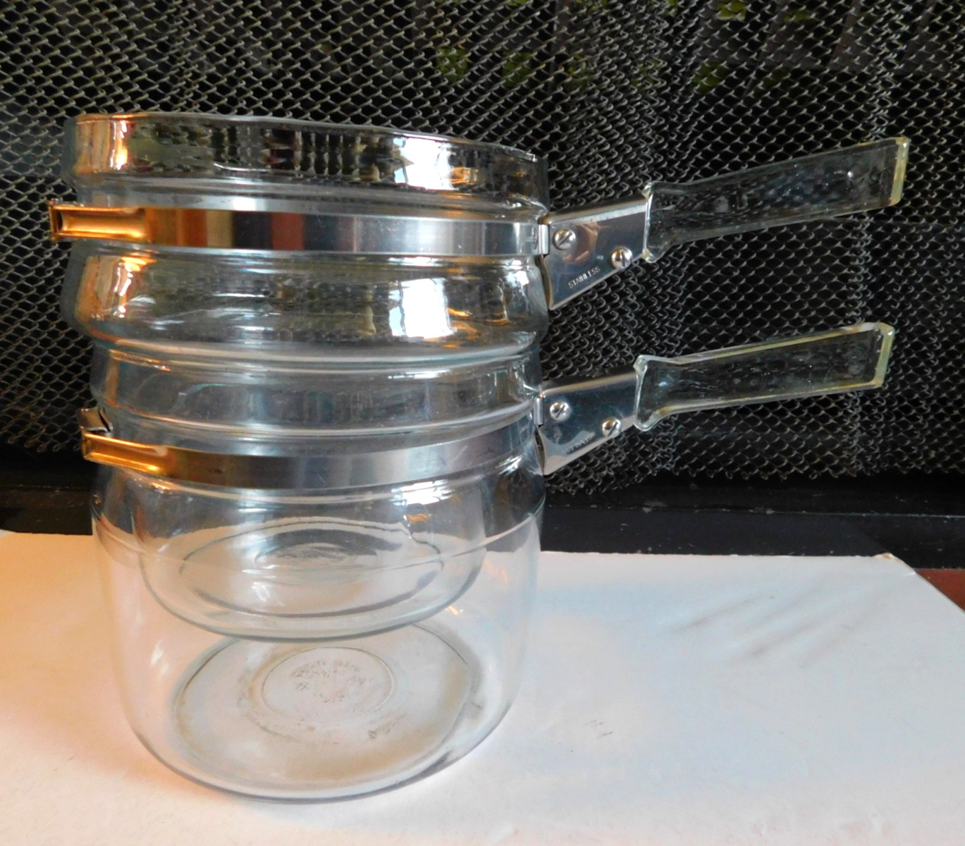 Vntg PYREX Glass Double Boiler NO LID 6763 -1 1/2 Quart -Detachable Snap Handles