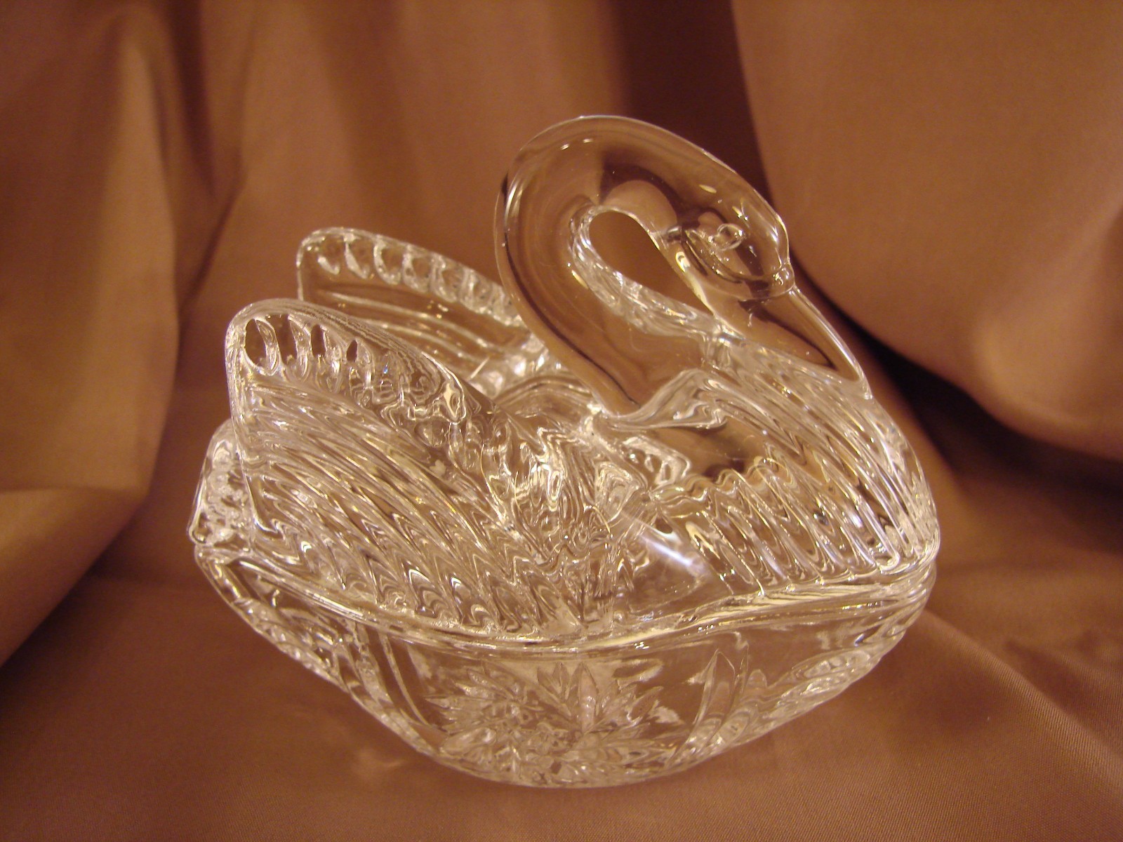SWAN Eternal Crystal Clear GLASS TRINKET BOX Dish 3 3/8